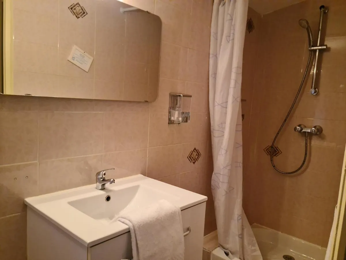 Auberge La Folie Sausset-les-Pins 2*,  France